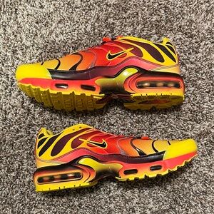 Nike Air Max Plus TN Chrome Yellow Orange Red Black/Pre-Owned/No Box 6.5Y=8W!